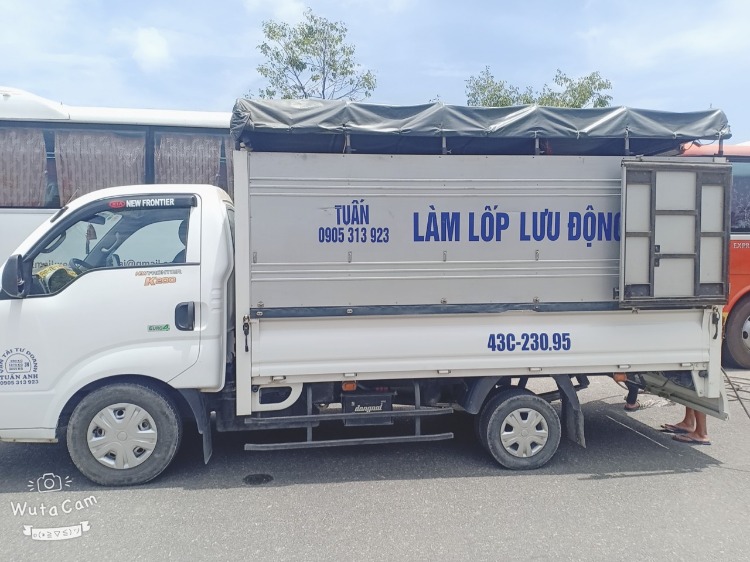 Tuấn vá lốp