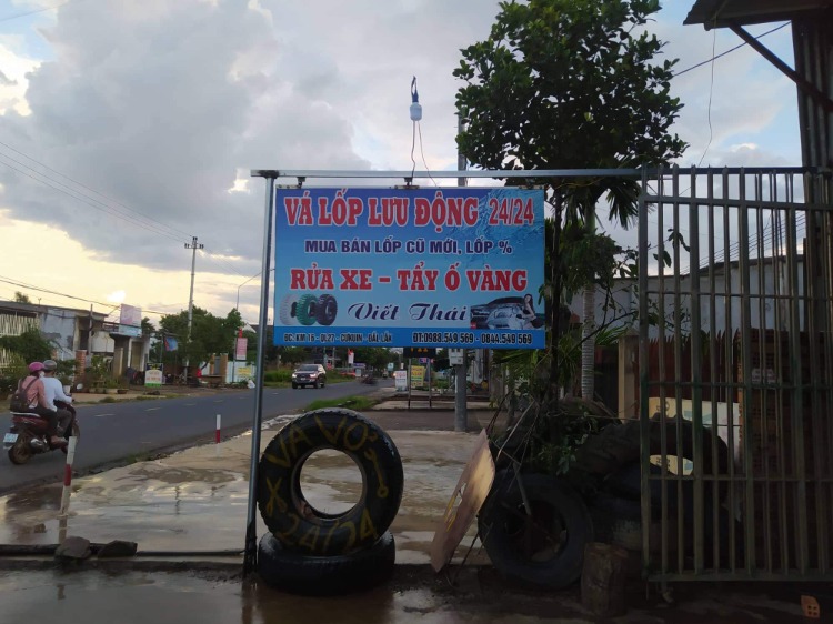 * vá lốp lưu động  viết thai 24/24