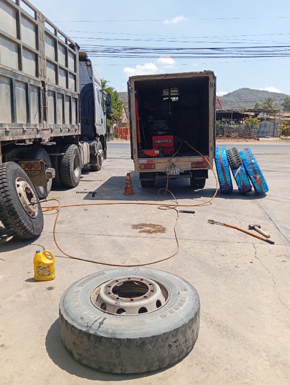 Vá lốp lưu động Nha Trang Diên Khánh